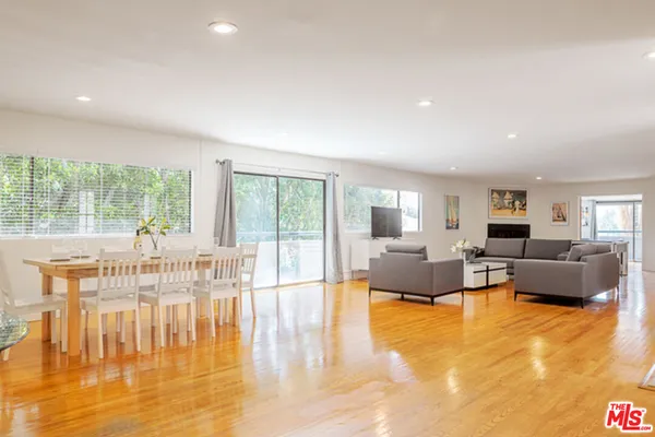 $12,000 | 110 North Barrington Avenue, Los Angeles, CA 90049