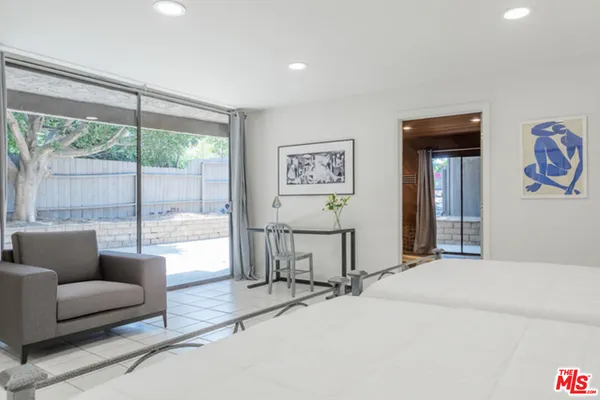 $12,000 | 110 North Barrington Avenue, Los Angeles, CA 90049