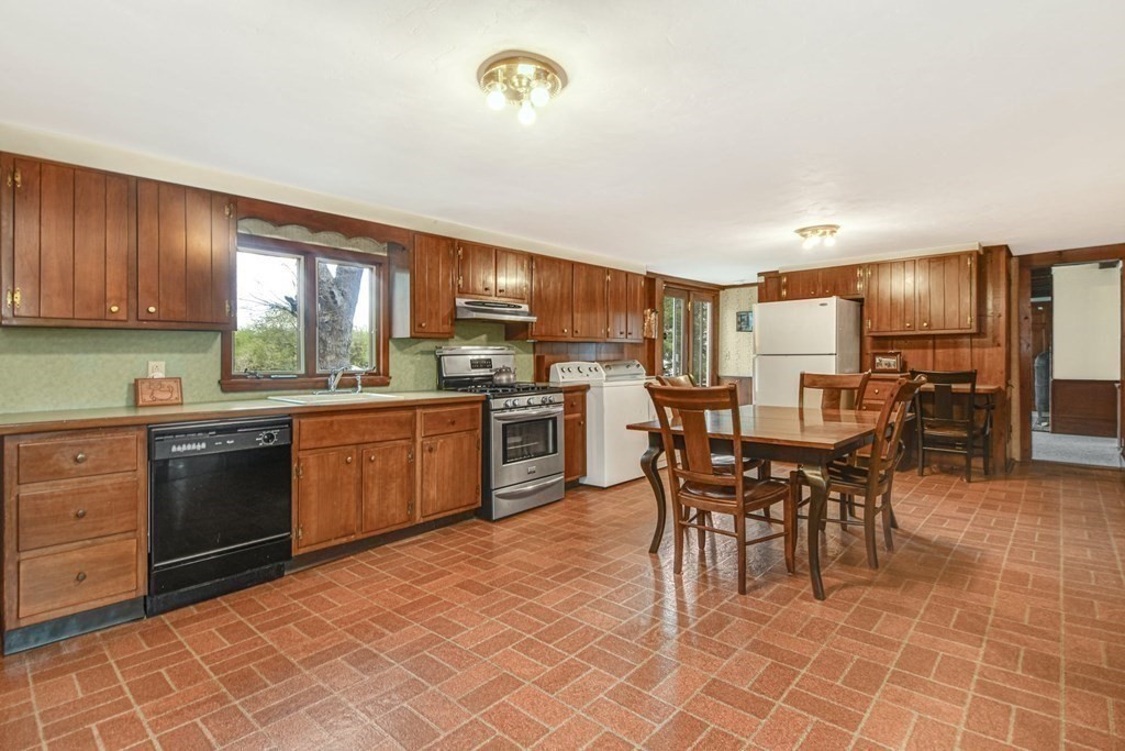 36 Pelham Island Road Sudbury, MA 01776 - Photo 13 of 41