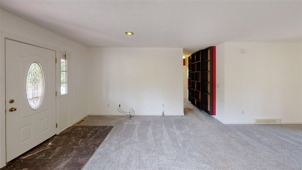 1655 Vanderlip Road Traverse City, MI 49686 - Photo 13 of 19 1888532-12.JPG