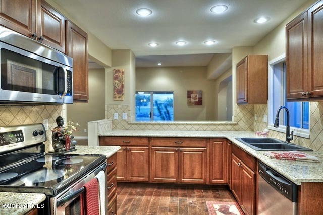 25652 Desoto Lane Rio Verde, AZ 85263 - Photo 6 of 24 DeSoto kitchen s
