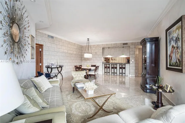 $1,599,999 | 9595 Collins Avenue, Unit NPHD, Surfside, FL 33154