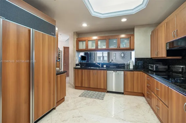 $1,599,999 | 9595 Collins Avenue, Unit NPHD, Surfside, FL 33154