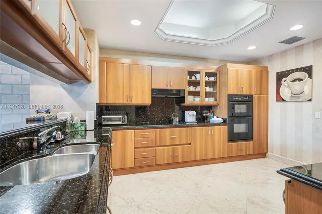 $1,599,999 | 9595 Collins Avenue, Unit NPHD, Surfside, FL 33154