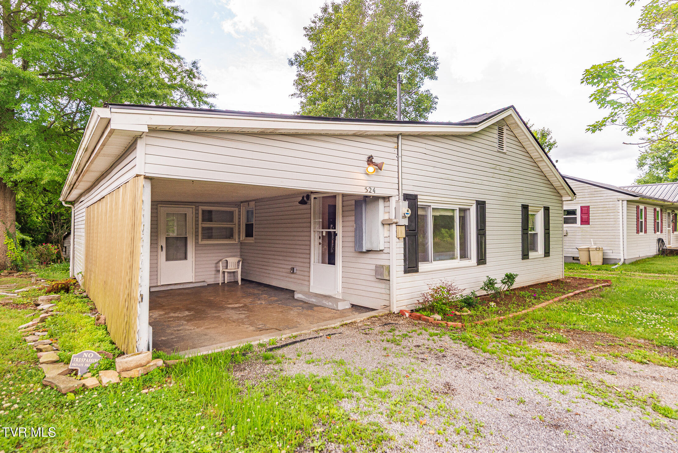524 Old Beason Well Road Kingsport, TN 37660 - Photo 2 of 22 DSC_0325-Edit