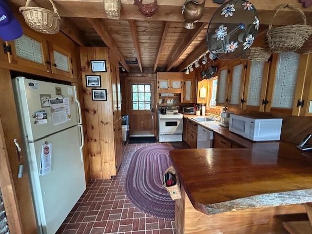 319 Chalk Pond Road Newbury, NH 03255 - Photo 2 of 15