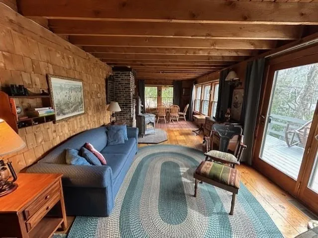 $1,450 | 319 Chalk Pond Road, Newbury, NH 03255