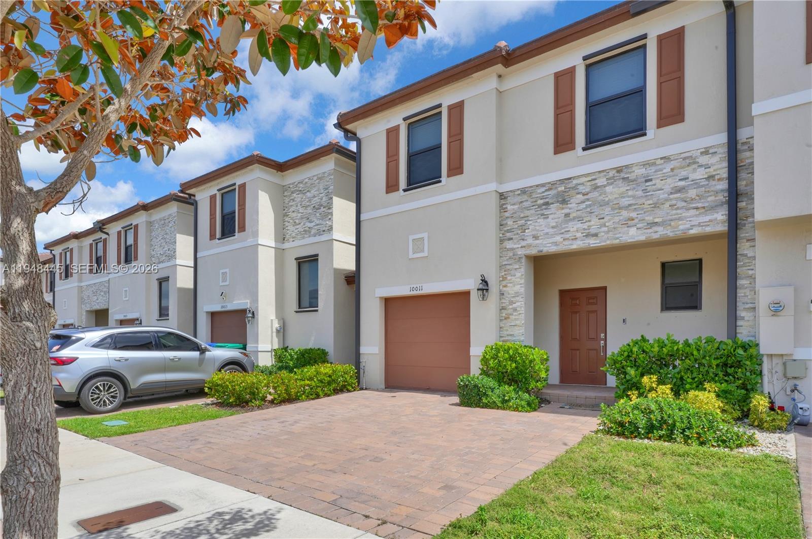 10011 Southwest 231st Lane Miami, FL 33190 - Photo 2 of 21