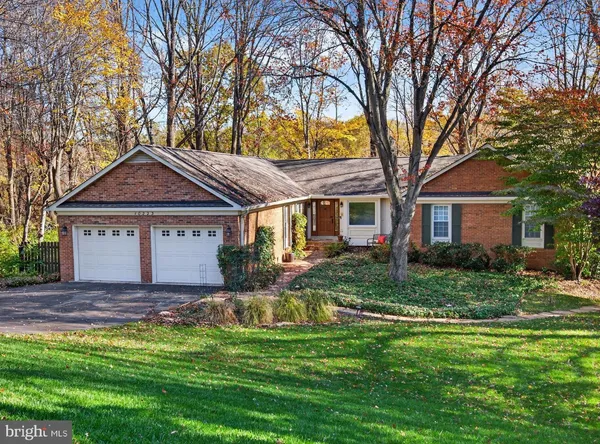 $1,600,000 | 10223 Cedar Pond Drive, Vienna, VA 22182