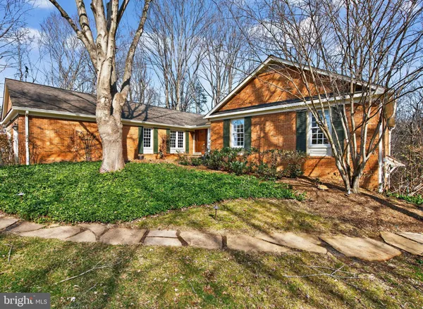 $1,600,000 | 10223 Cedar Pond Drive, Vienna, VA 22182