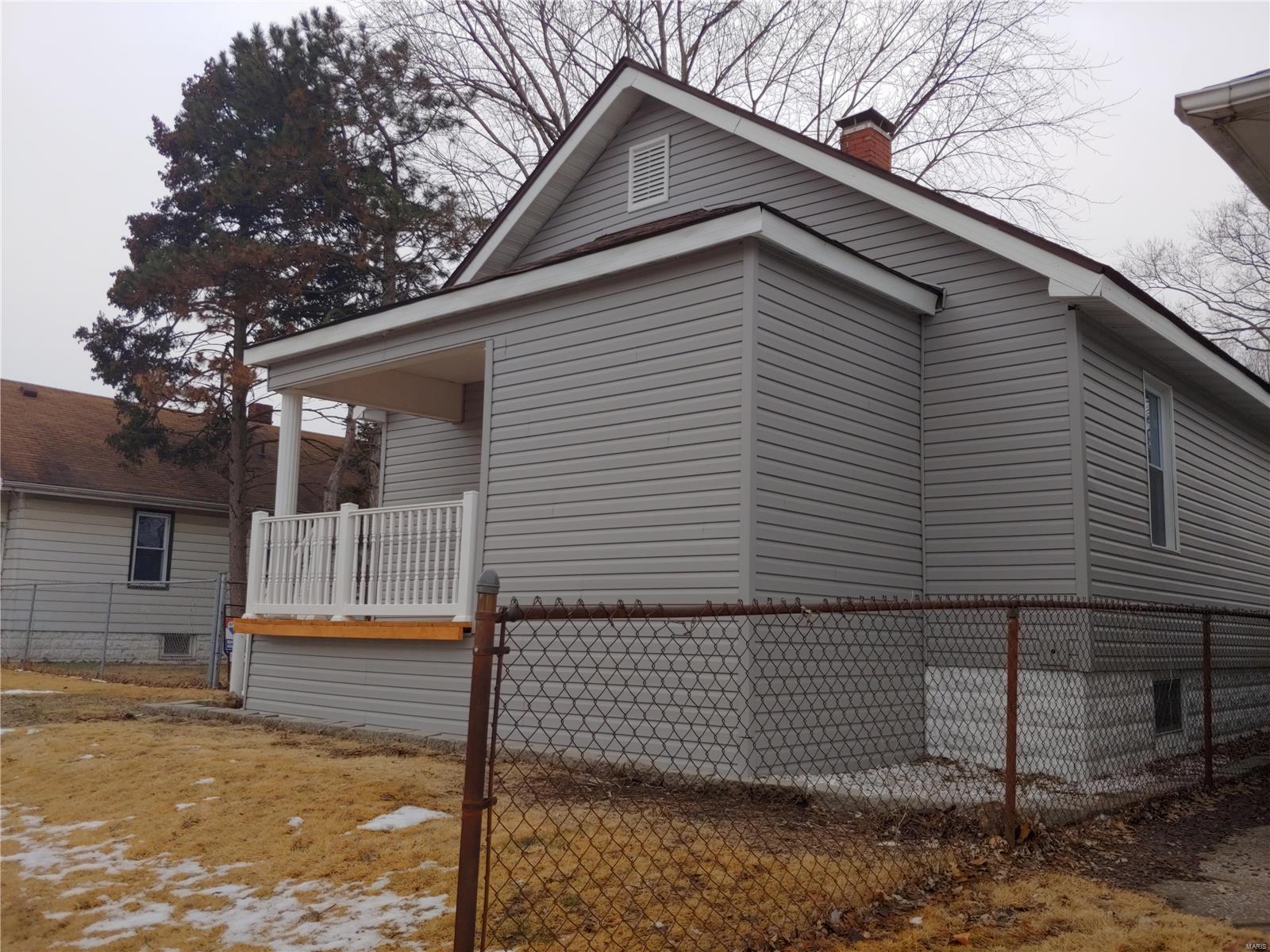 216 South Central Avenue Roxana, IL 62084 - Photo 4 of 19