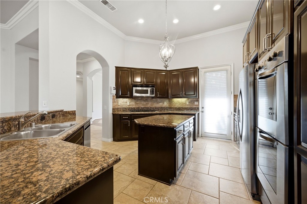 5640 Queen Palms Drive Riverside, CA 92506 - Photo 17 of 50