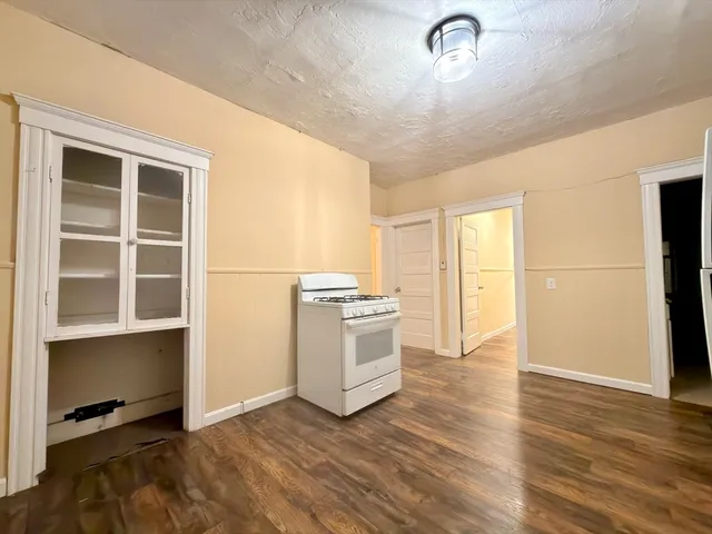 $2,275 | 90 Vernon Street, Unit 2, Worcester, MA 01610