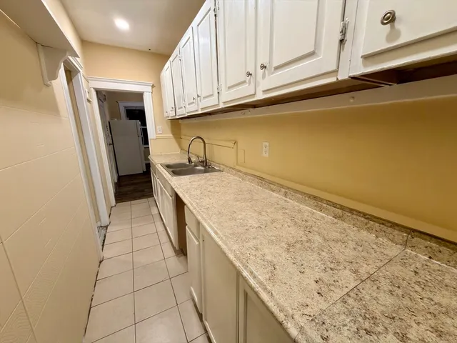 $2,275 | 90 Vernon Street, Unit 2, Worcester, MA 01610