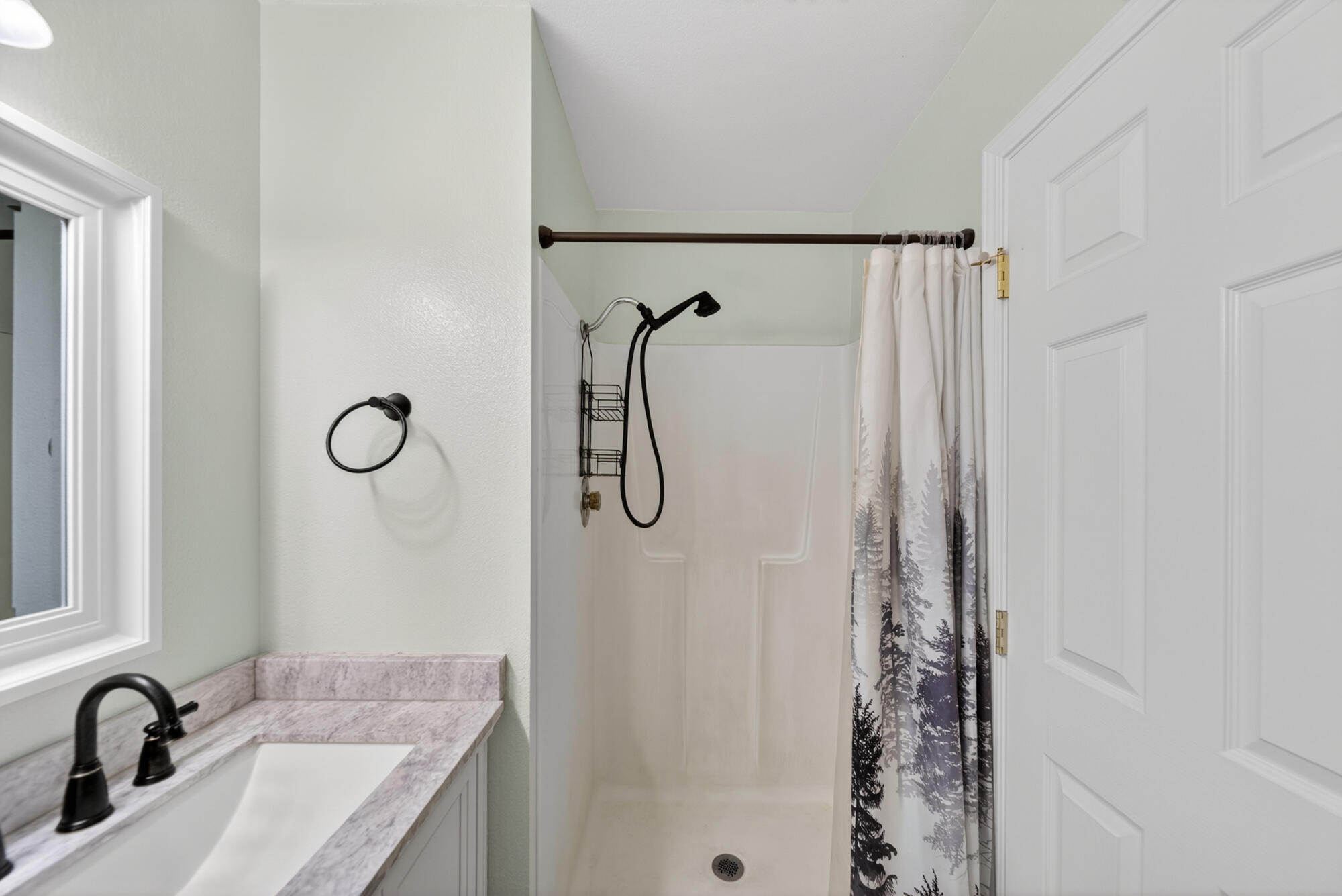 839 Springer Drive Redding, CA 96003 - Photo 14 of 39 839 Springer Dr-19