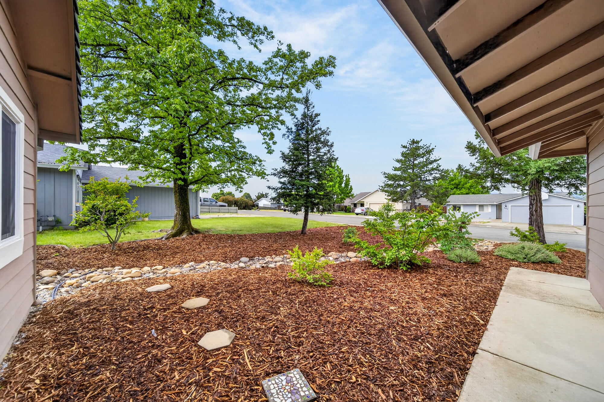 839 Springer Drive Redding, CA 96003 - Photo 31 of 39 839 Springer Dr-13