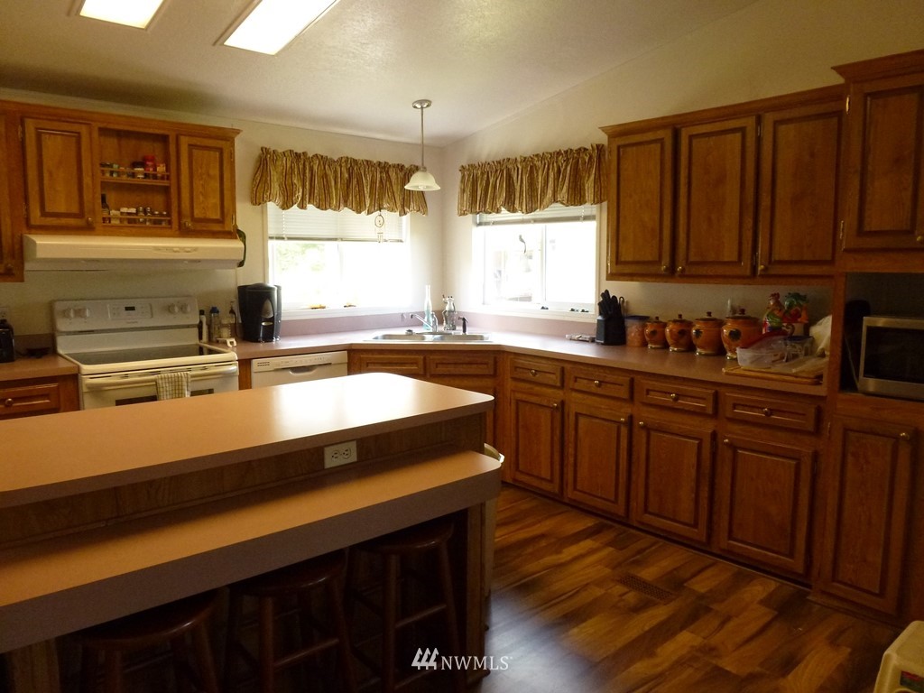 581 West Mary M Knight Road Elma, WA 98541 - Photo 11 of 23 Gallery Image 11