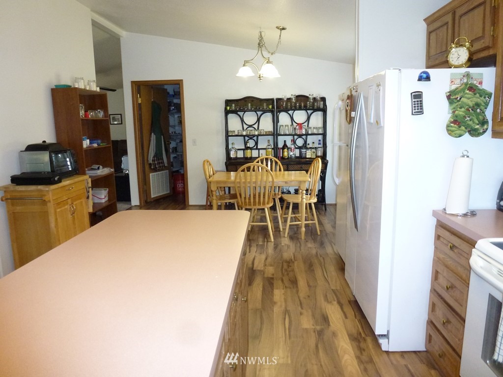 581 West Mary M Knight Road Elma, WA 98541 - Photo 13 of 23 Gallery Image 13