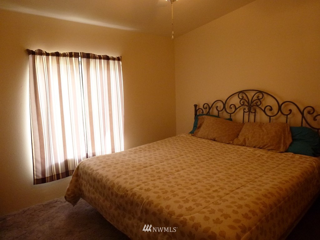 581 West Mary M Knight Road Elma, WA 98541 - Photo 16 of 23 Gallery Image 16