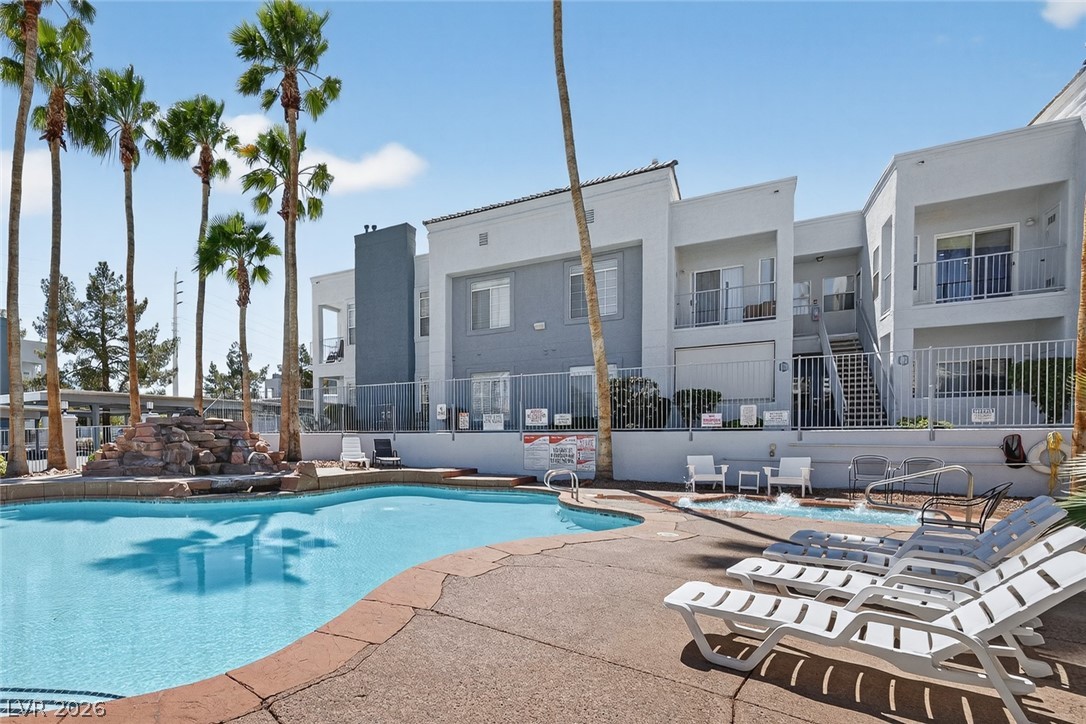 2201 Ramsgate Drive, Unit 117 Henderson, NV 89074 - Photo 29 of 31 Community pool