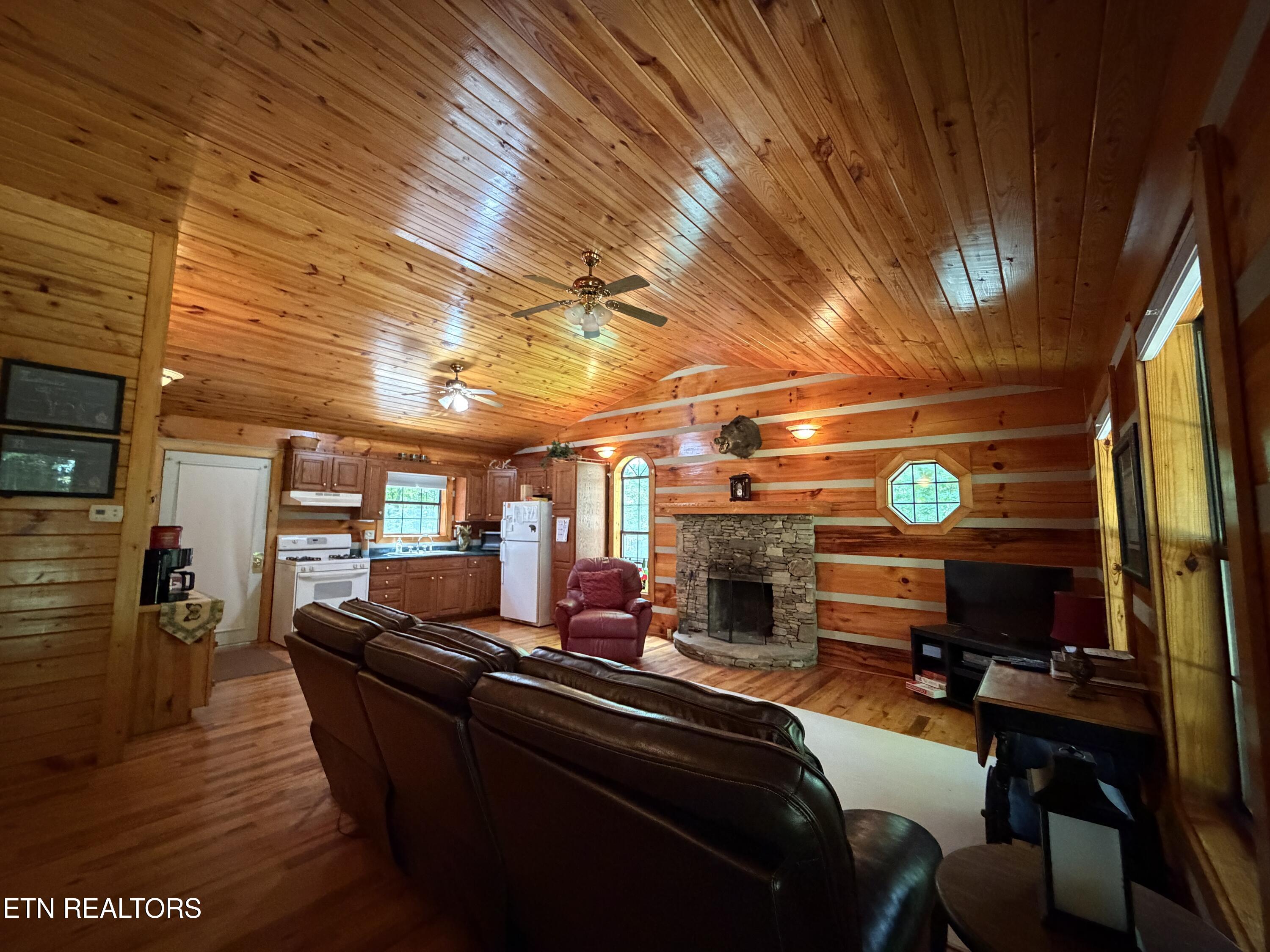 2696 Rafter Road Tellico Plains, TN 37385 - Photo 12 of 32 IMG_3899