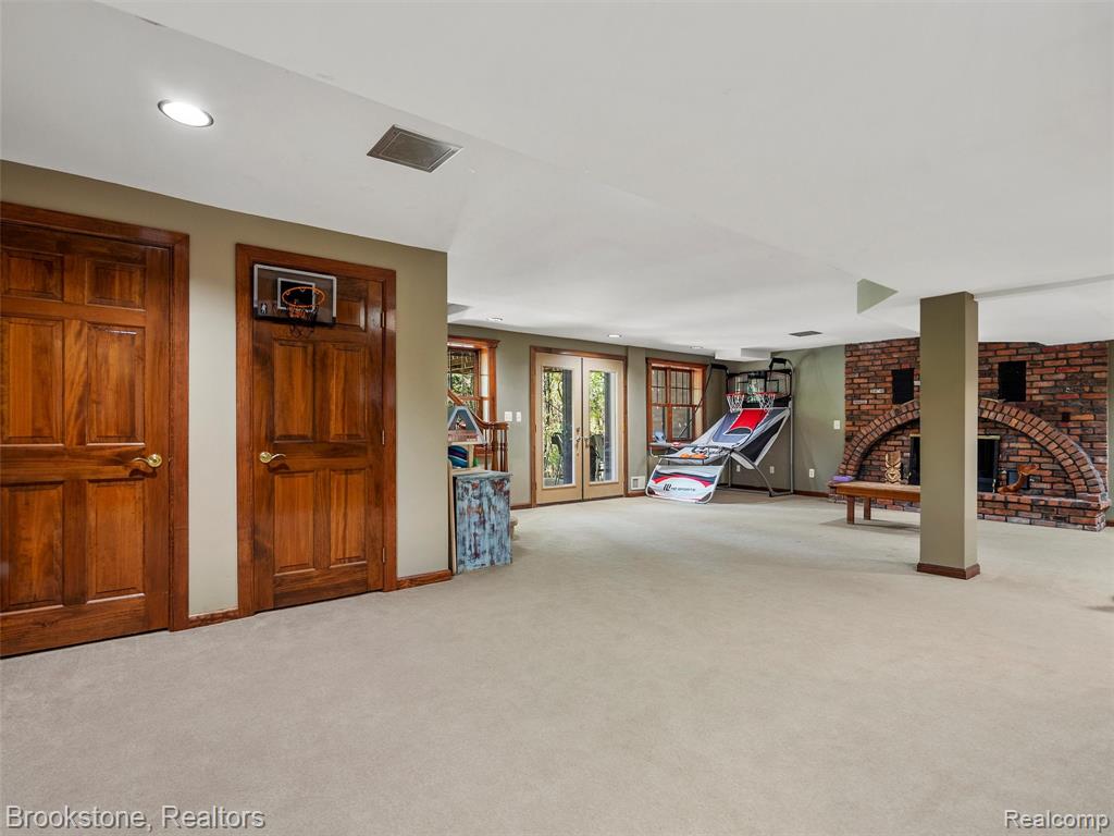 175 Barr Road Oxford, MI 48370 - Photo 22 of 29 Gallery Image 22