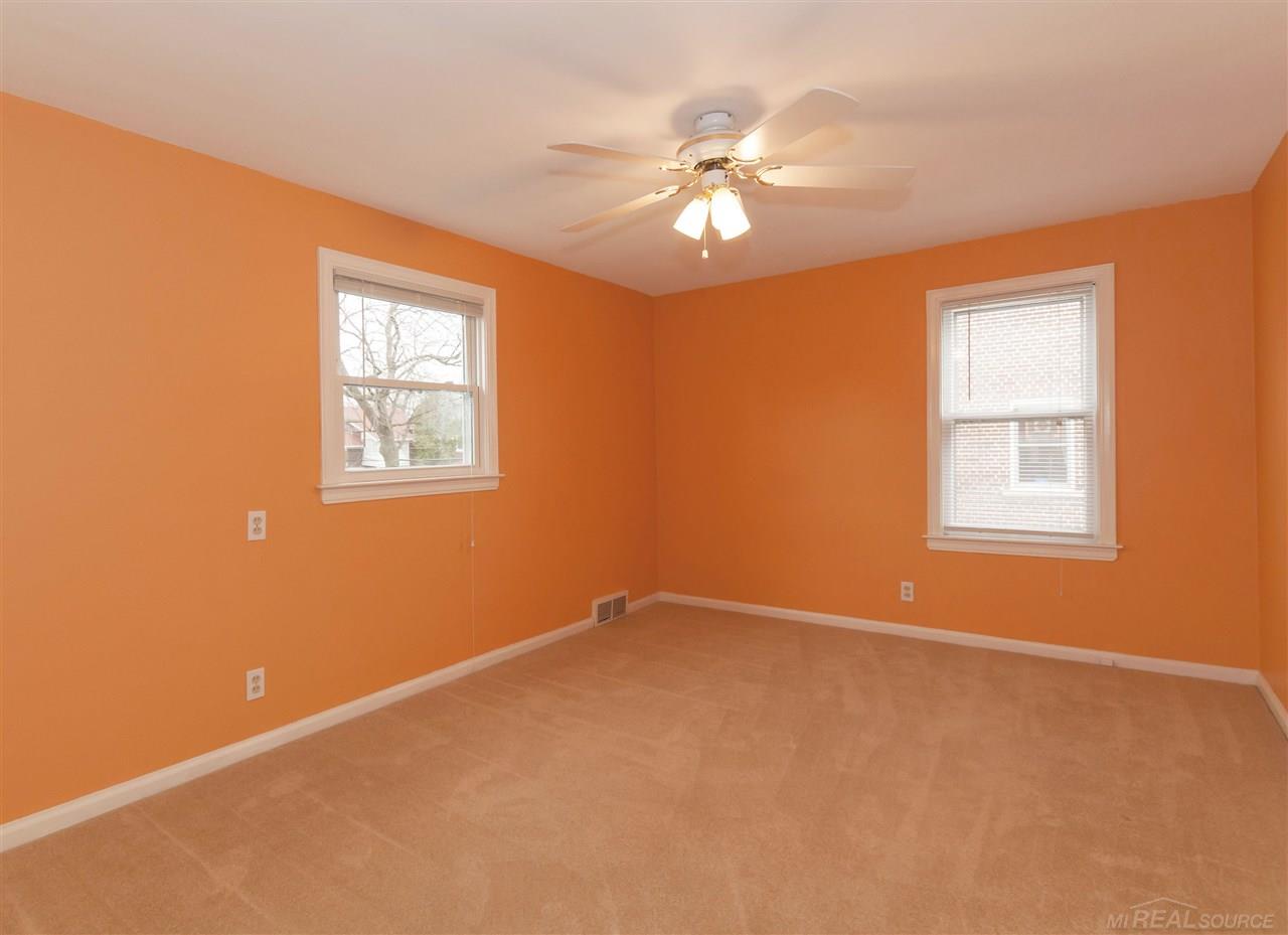 1019 Nottingham Grosse Pointe, MI 48230 - Photo 21 of 32 31315758-20.JPG