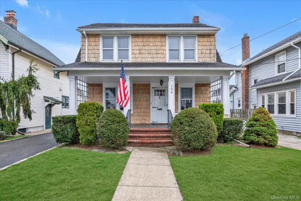 $649,000 | 154 Rocklyn Avenue, Lynbrook, NY 11563