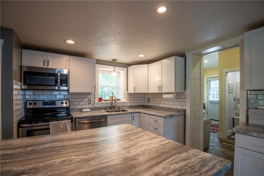 1534 Marr Road Pulaski, PA 16143 - Photo 8 of 25