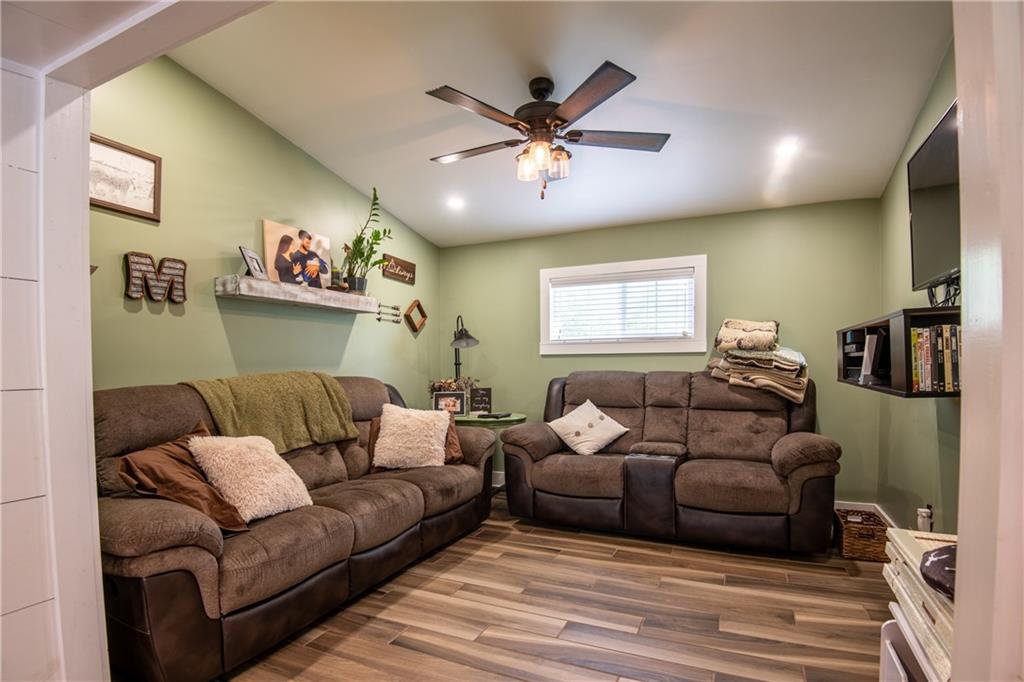 1534 Marr Road Pulaski, PA 16143 - Photo 9 of 25