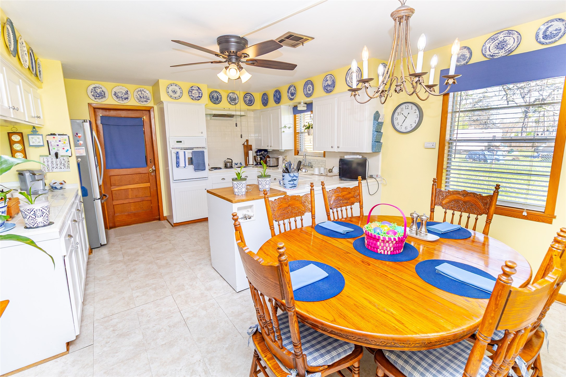 1202 Pecan Street Channelview, TX 77530 - Photo 27 of 35 a view of a dining room with furniture
