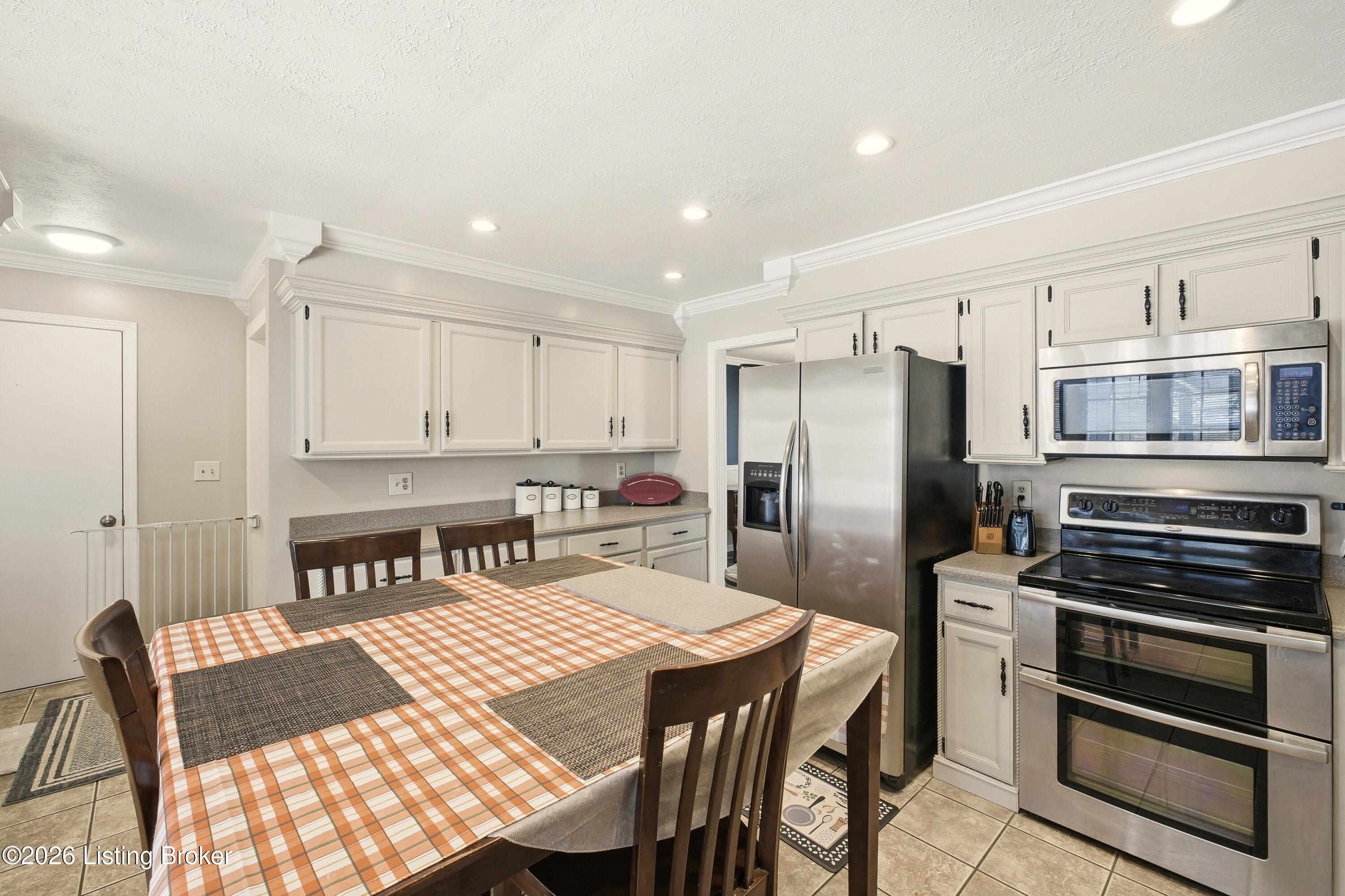 2524 Zoneton Road Shepherdsville, KY 40165 - Photo 10 of 43 2524 Zoneton Rd