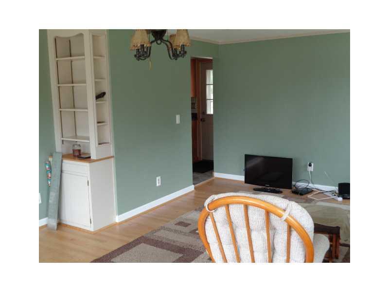 1032 Robin Road Springfield, OH 45503 - Photo 3 of 10