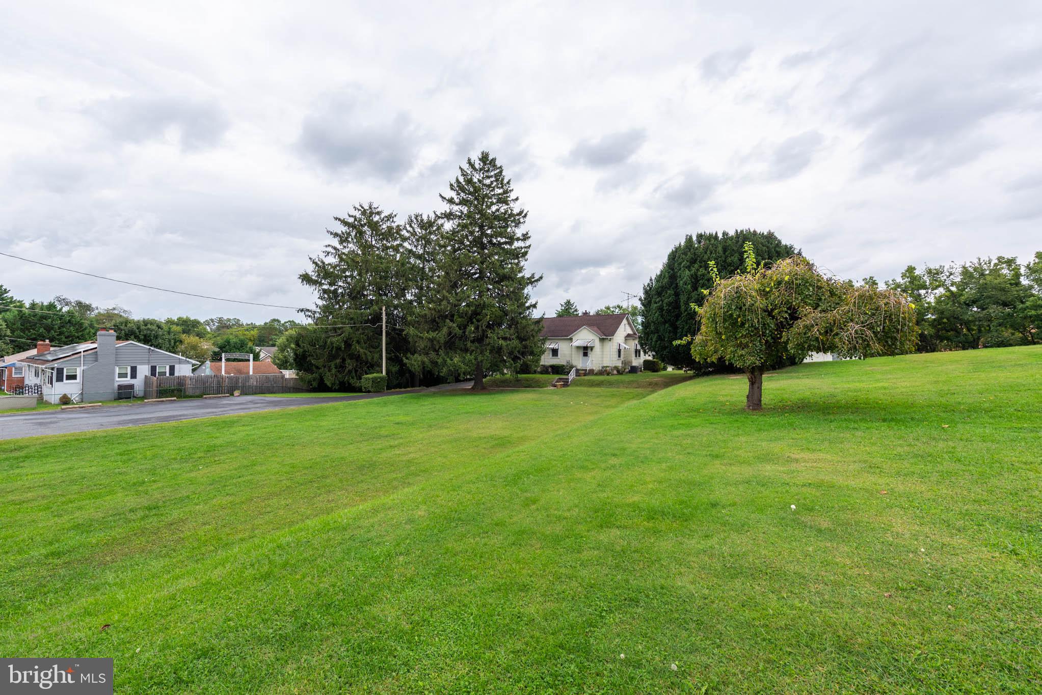 3417 East Joppa Road Baltimore, MD 21234 - Photo 41 of 51 a view of a green field