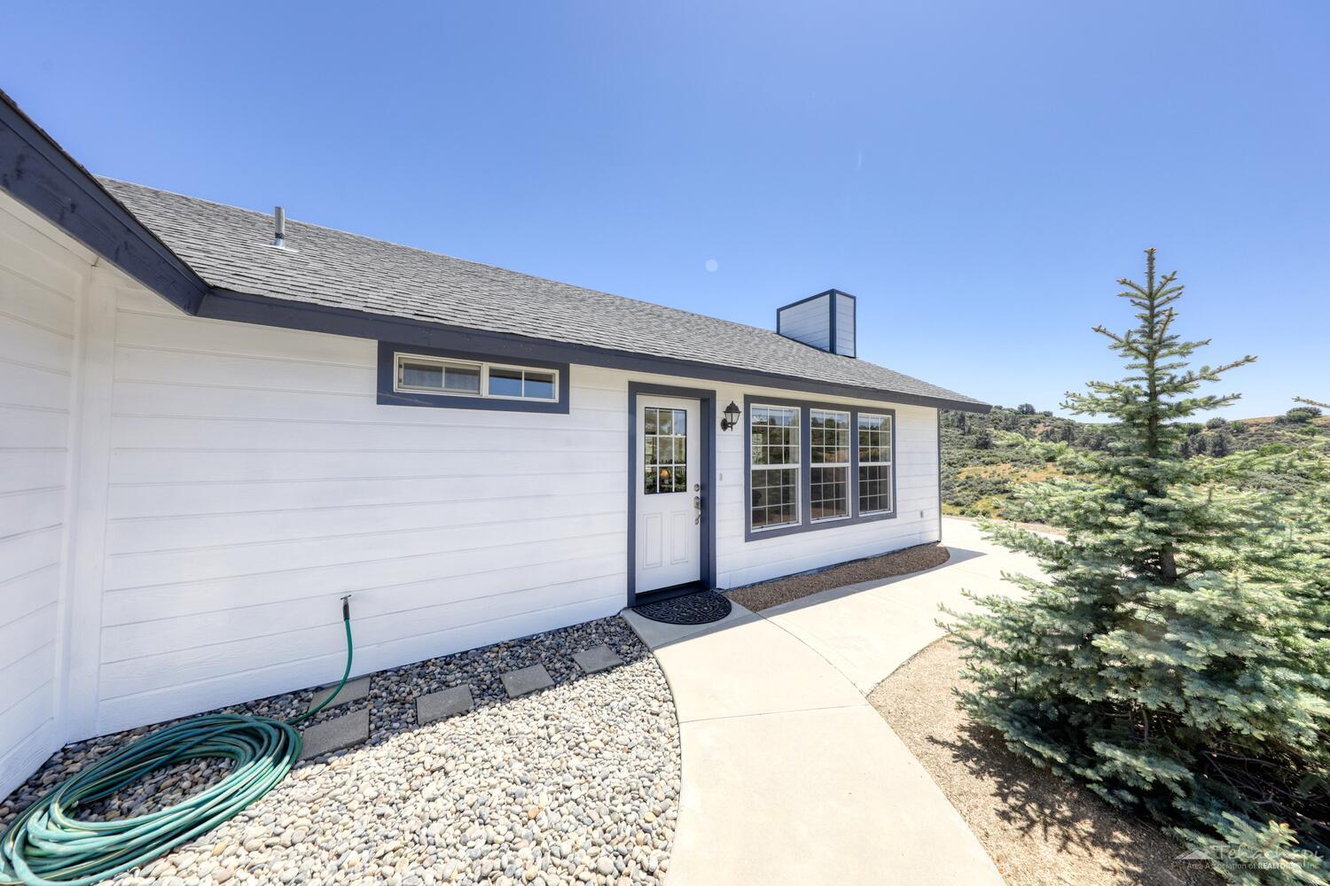 30701 Fox Ridge Court Tehachapi, CA 93561 - Photo 5 of 42 Gallery Image 5