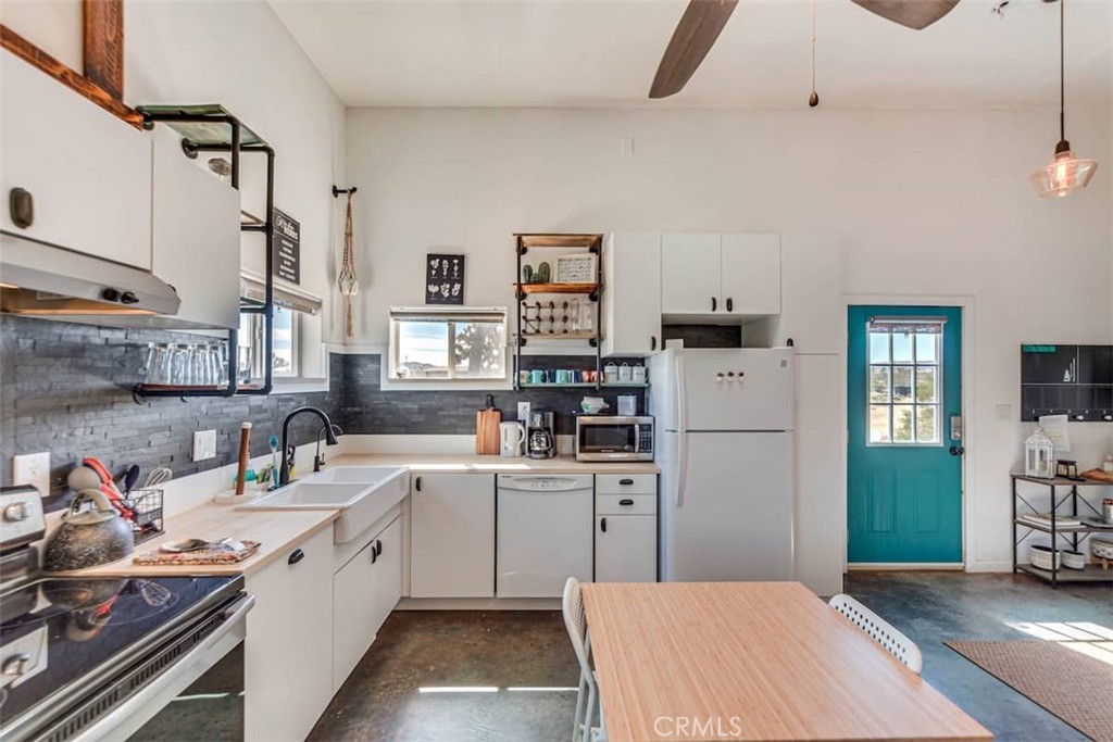 58725 Botkin Road Landers, CA 92285 - Photo 10 of 28 Gallery Image 10