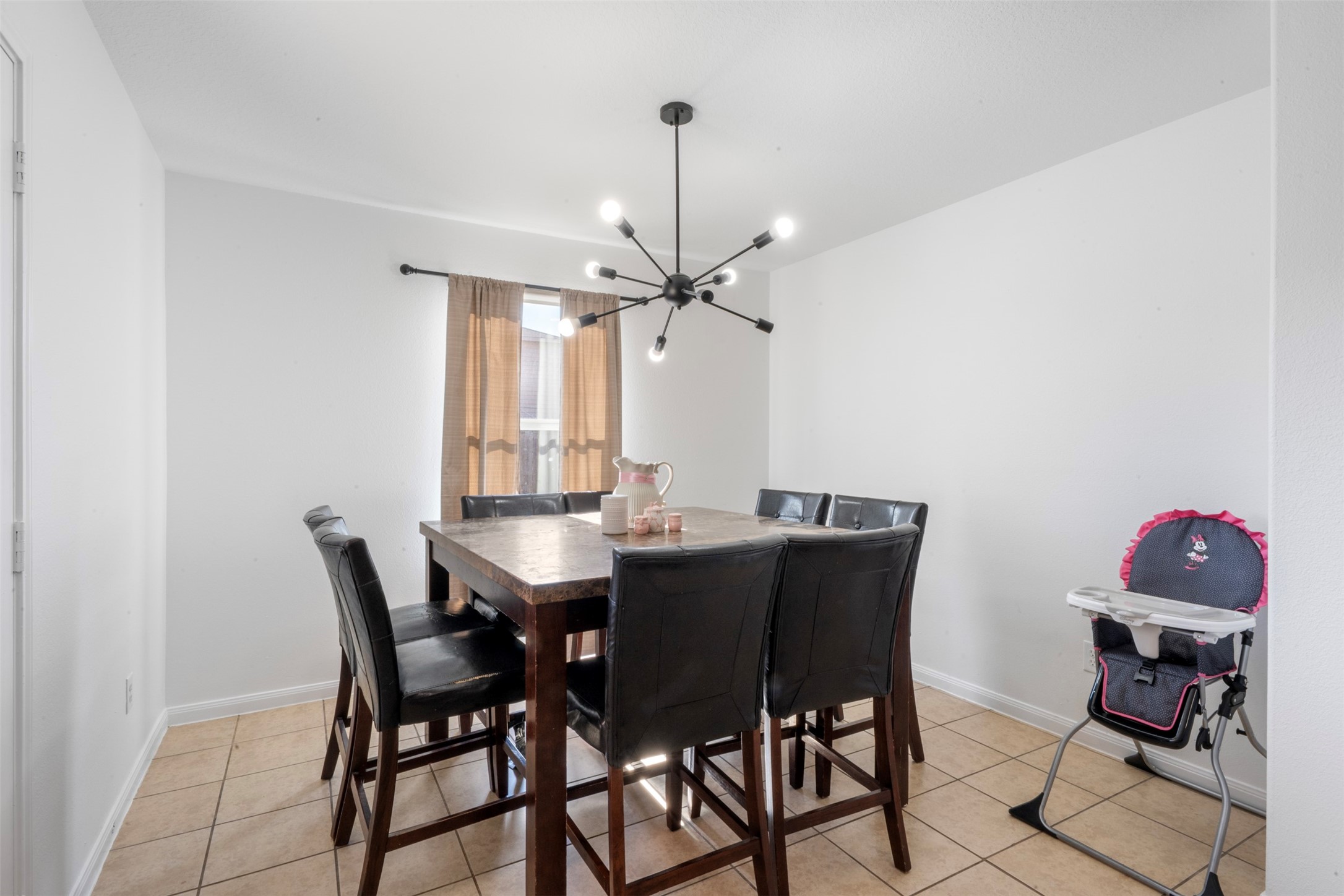 830 Paradise Road Baytown, TX 77521 - Photo 10 of 34