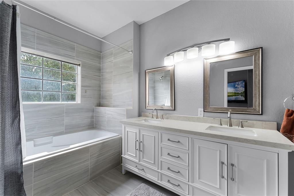3615 Conroy Road, Unit 628 Orlando, FL 32839 - Photo 2 of 7 Gallery Image 2