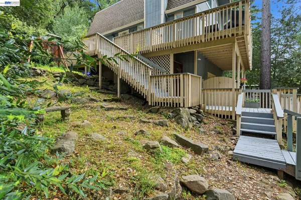 a view of front of house with a small yard