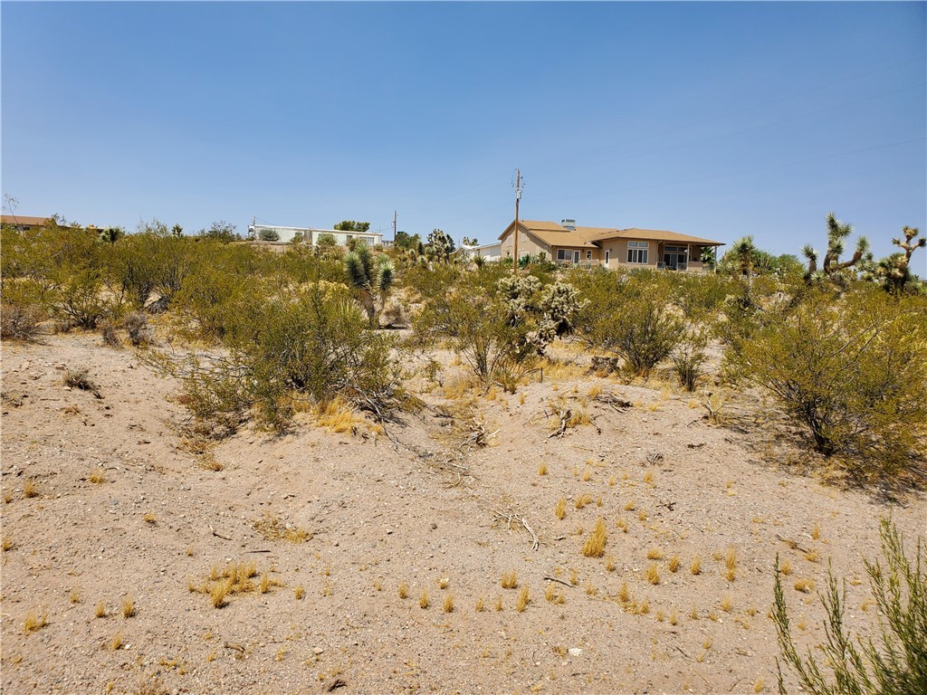 395 Haystack Drive Meadview, AZ 86444 - Photo 2 of 7