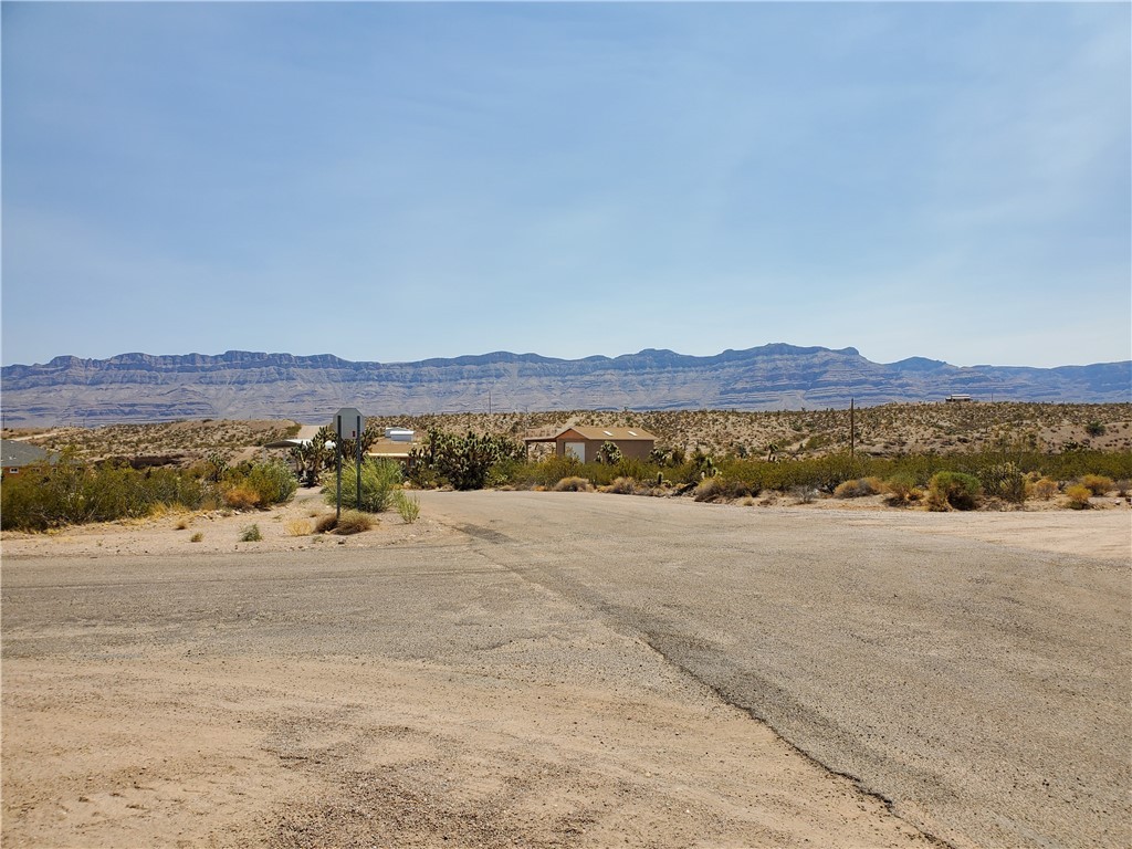 395 Haystack Drive Meadview, AZ 86444 - Photo 6 of 7
