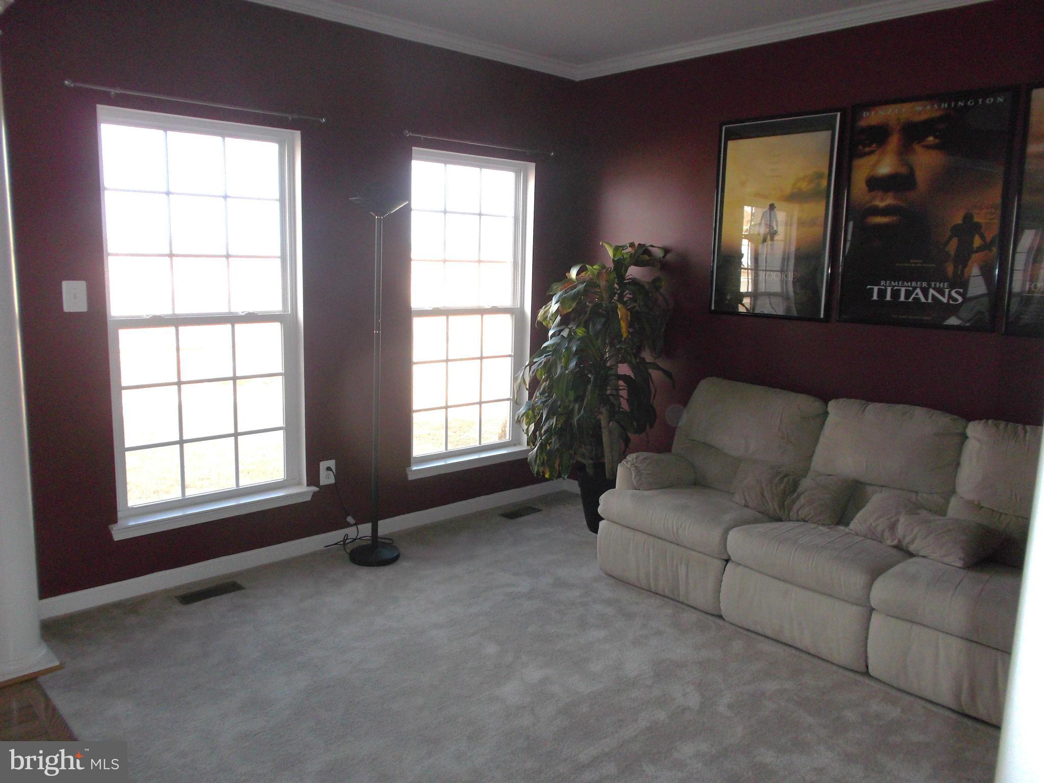 36 Overbrook Road Ranson, WV 25438 - Photo 4 of 26 Living Room