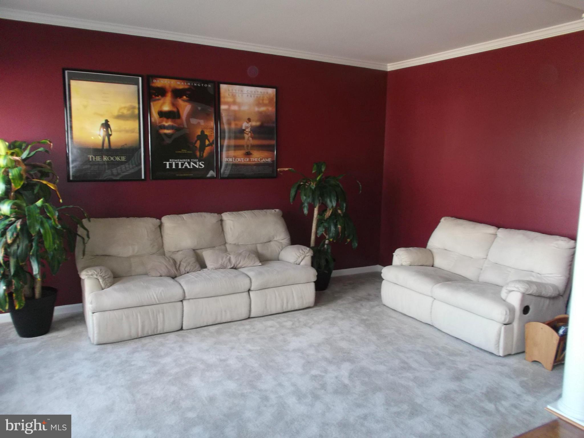 36 Overbrook Road Ranson, WV 25438 - Photo 5 of 26 Living Room