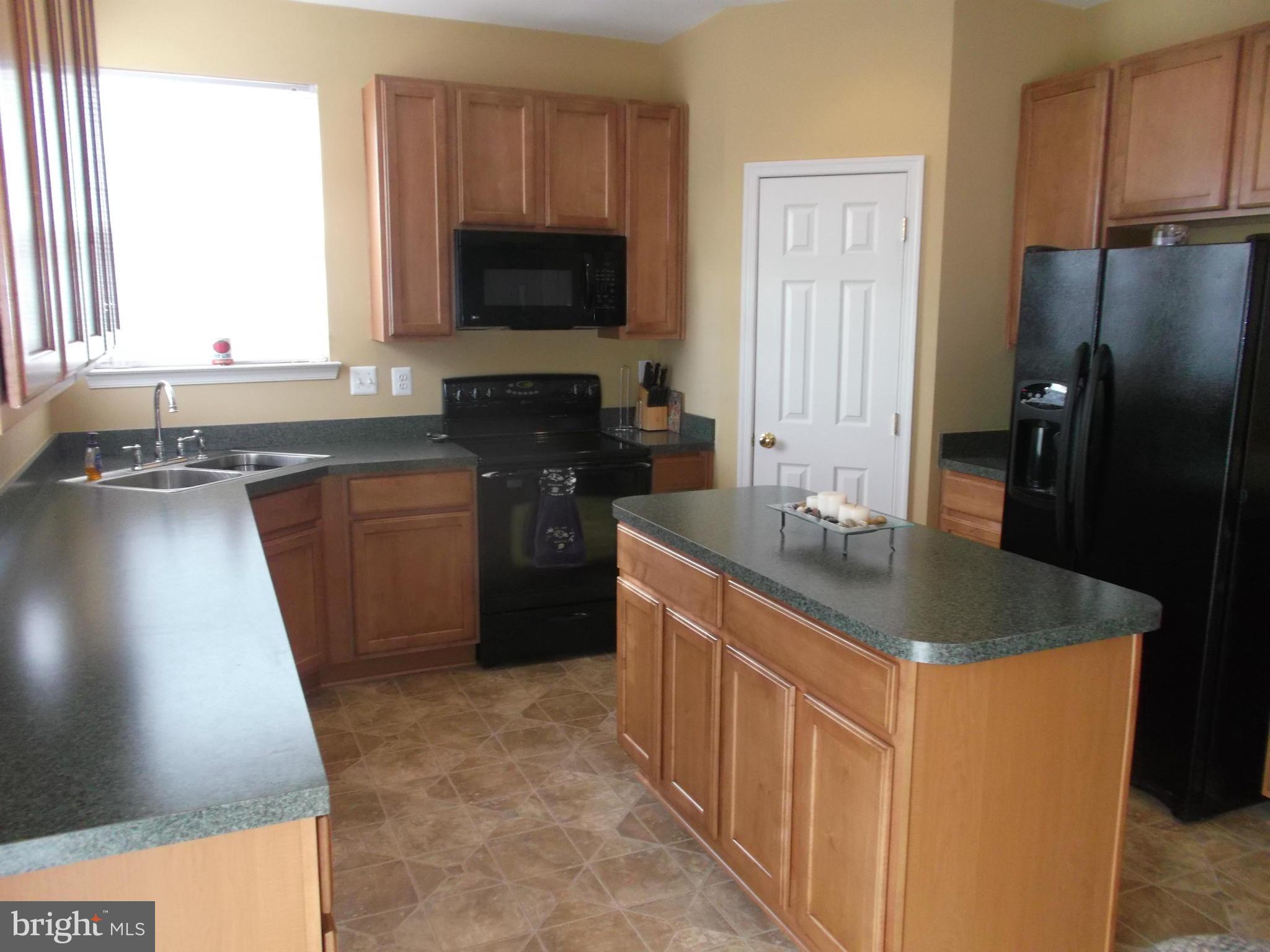 36 Overbrook Road Ranson, WV 25438 - Photo 9 of 26 Kitchen