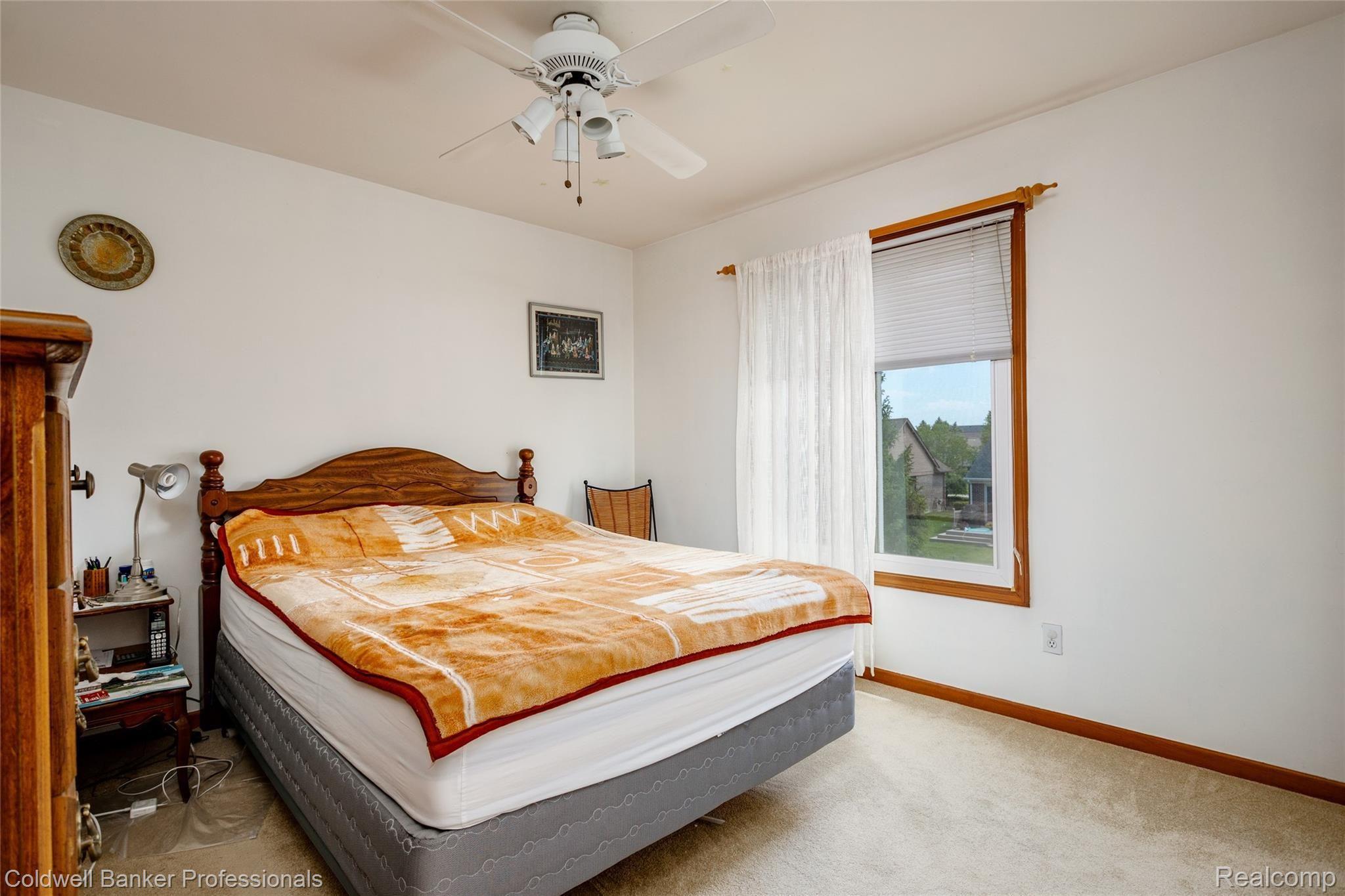 45357 Glengarry Road Canton, MI 48188 - Photo 36 of 45 45357 Glengarry L034.jpg