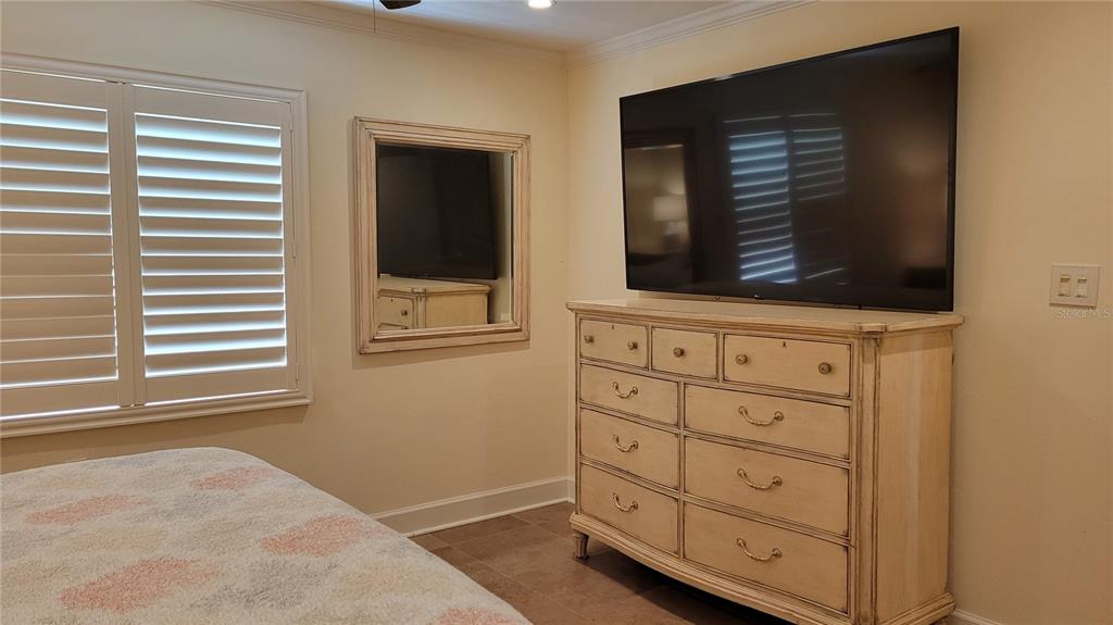 3932 Sunshine Avenue Sarasota, FL 34231 - Photo 11 of 17 a view of a dresser