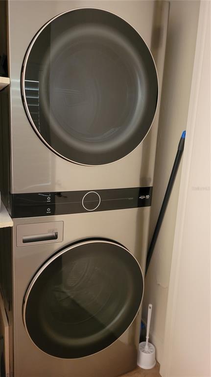 3932 Sunshine Avenue Sarasota, FL 34231 - Photo 16 of 17 a utility room with washing machine