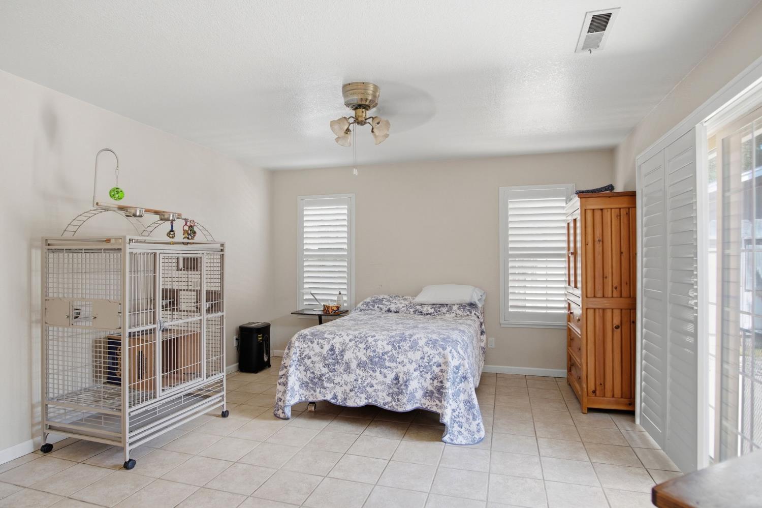 1070 Georgetown Avenue Turlock, CA 95382 - Photo 14 of 20