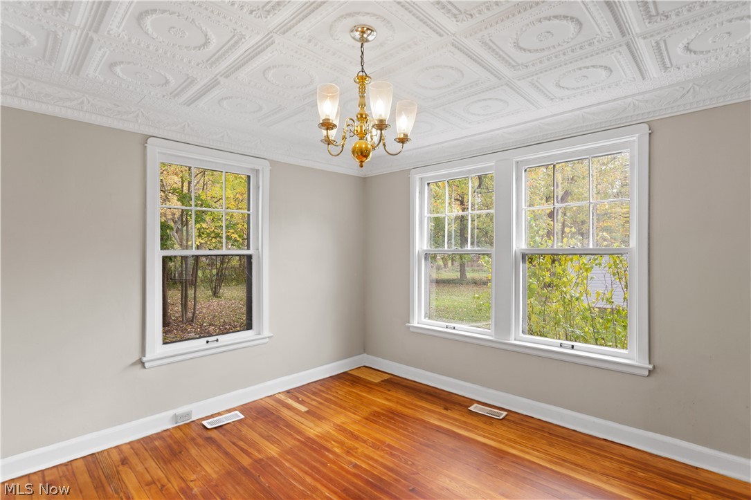1155 Richmond Road Lyndhurst, OH 44124 - Photo 3 of 34 Gallery Image 3