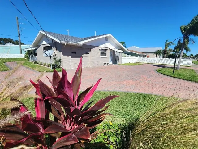 $2,900 | 105 Desoto Drive, New Smyrna Beach, FL 32169